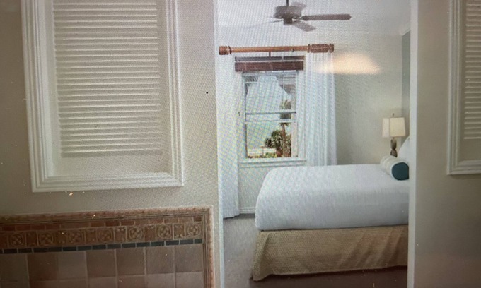 Key West Condo | Experience Fantasy Fest Week 2023 in Family-Friendly Comfort