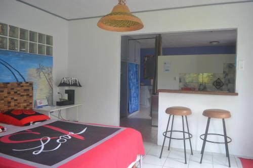 Teva I Uta House | Incredible faré apî: Child-Friendly with Top Amenities