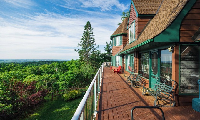 Papineau Regional County Municipality House | Explore Far Horizons: Premier Home with Pool & Spa in Quebec