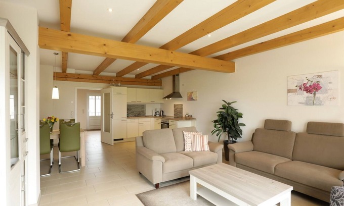 Bohlendorf House | Scenic Apartment with Terrace – Perfect for Four Guests
