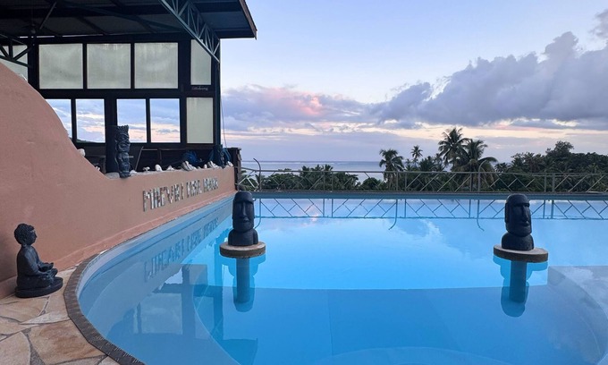 Vai'anae House | Discover Fare Arana Moorea Guesthouse with Pool & Breakfast