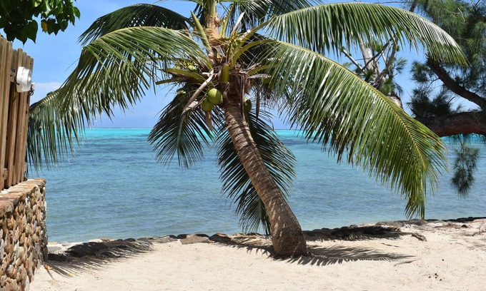 Moorea-Maiao House | Discover Fare Aute Beach: Family-Friendly Retreat with Spa