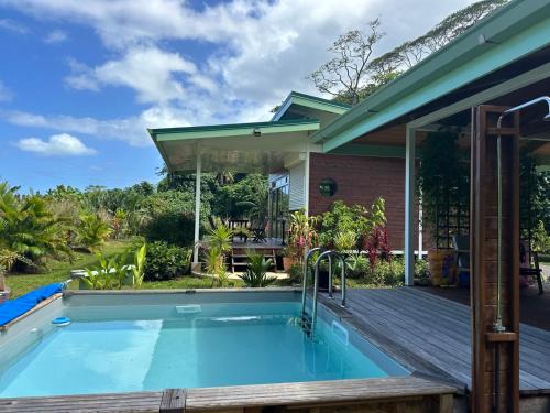 Teahupoo House | Experience Comfort at Fare Juanita Ho'e with a Pool
