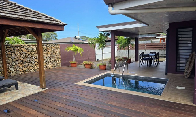 Papara Villa | Fare Kenzo 2 - House with tiny pool