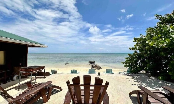 Moorea-Maiao House | Fare Mahana: Beachfront Retreat with Tahiti Views