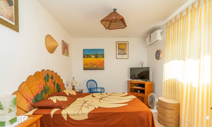 Punaauia House | Fare Makilea Terraced House wGarden & Pool in Punaauia