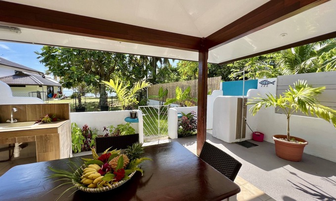Moorea-Maiao Apartment | Fare Tokatea - Exclusive Beach Access with Ocean Views