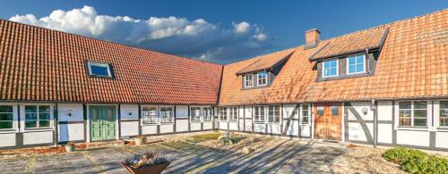 Norra Haljarod House | Delightful Farhults Garden: Oceanfront Retreat with Beach Access