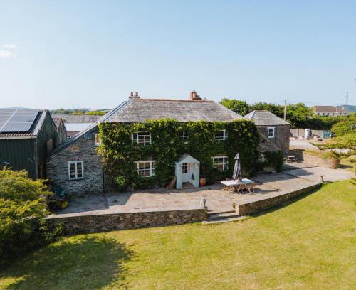 Clearbrook Apartment | Cozy Farm Cottage with Private Beach and Ocean View
