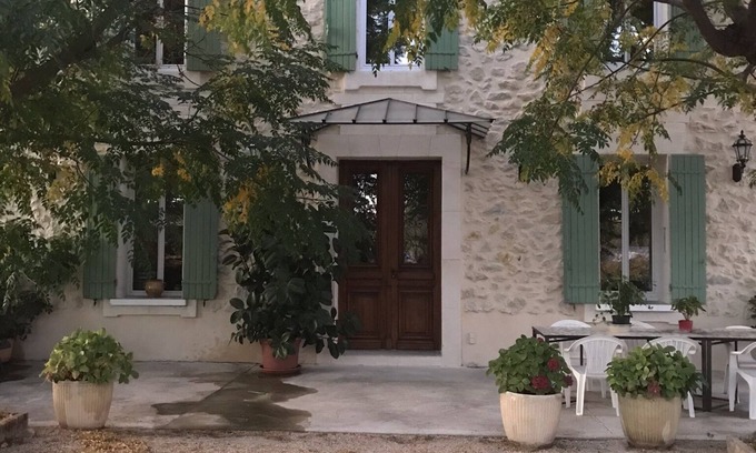 Jonquerettes House | Charming Farmhouse Retreat Near Avignon with Vineyard Views