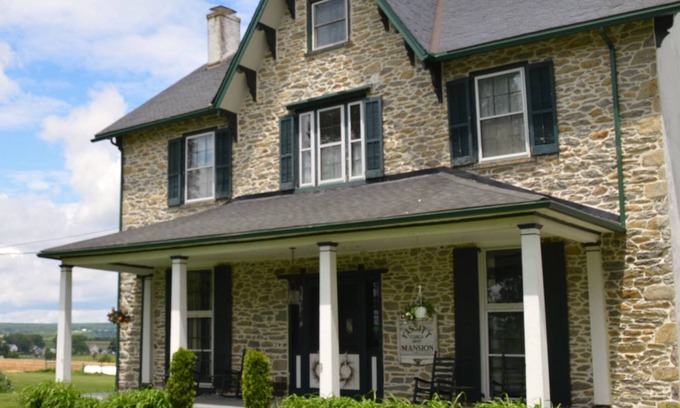 Gap Other | Discover the Farmhouse Experience in Amish Country