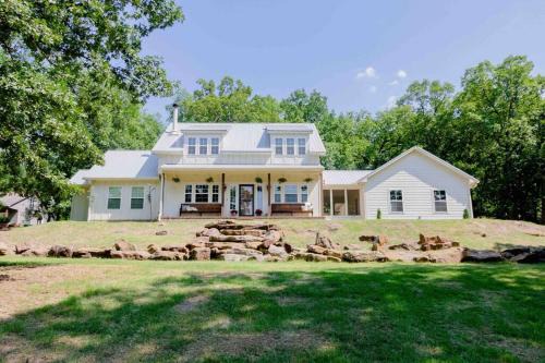 Hulbert House | Cozy Farm House at Gray House Farm with Hot Tub & Pet Friendly