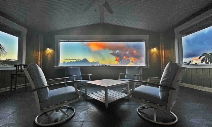 Pauwela House | Oceanfront Farm House with Breathtaking Views & Breakfast