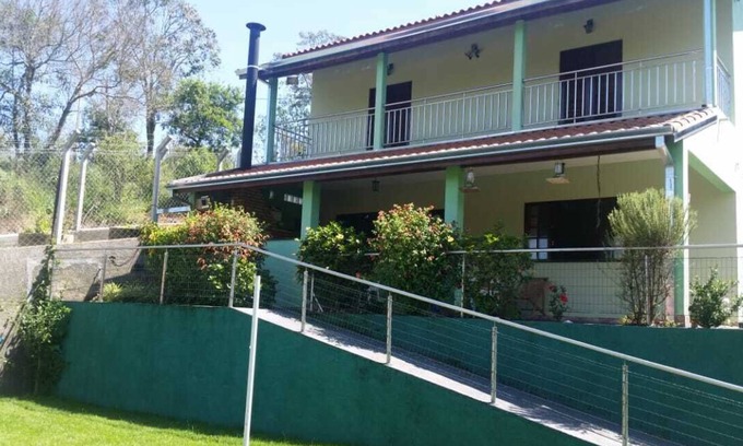 Extrema House | Pet-Friendly Farm Retreat near Cachoeira do Salto - 9.8 Rated