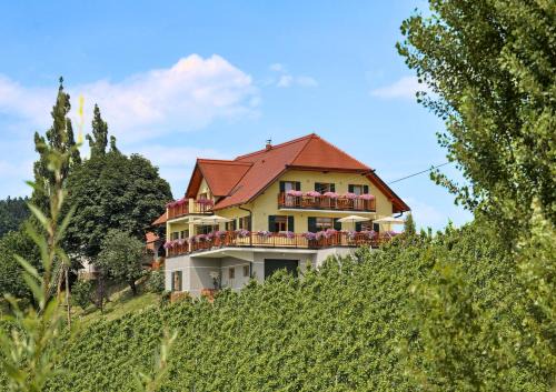 Svecina House | Discover the Farm Stay Jarc Vineyard: Guest Rated 9/10