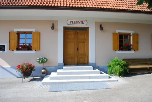 Slovenj Gradec House | Unforgettable Farm Stay at Rotovnik - Plesnik, 10/10 Rated
