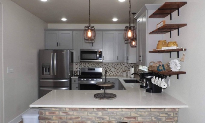 Bastrop House | Farm Street Manor: Cozy Retreat with Family-Friendly Amenities