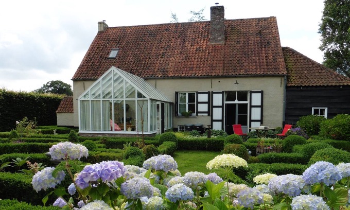 Varsenare Bed & Breakfast | Farm under the old oak