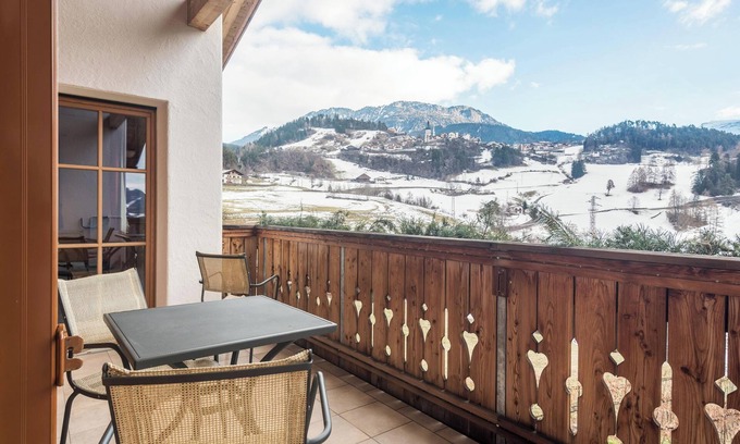 Tisana Apartment | Stunning Farm Retreat - Fewo Molignon Paalhof with Mountain Views