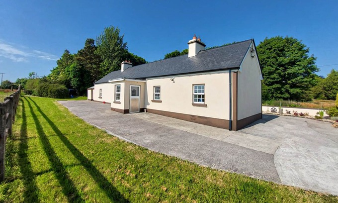 Frenchpark House | Farm View Cottage Castlerea