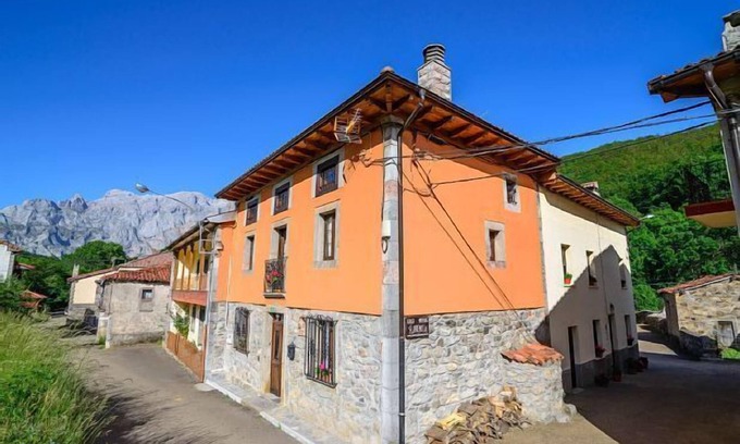 Posada de Valdeon Cottage | Inviting Farmhouse in Florence - Perfect for Families