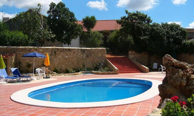 Paialvo House | Family-Friendly Holiday House in Torres Novas with Pool