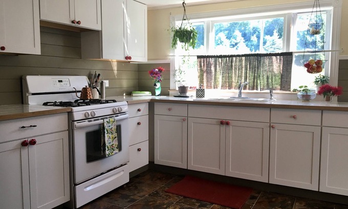 Newfield House | Pet-Friendly Farmhouse Gem with Gardens and Waterfalls
