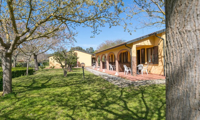 Campiglia Marittima Other | Delightful "Il Girasole - Mirto" with Shared Pool & Garden
