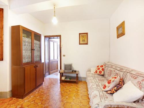 Casoli House | Farmhouse in Casoli near Ski Slopes, cleaning included