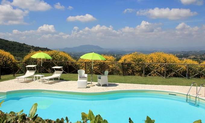 Casperia House | Pet-Friendly Retreat at Belvilla by OYO Azzurro with Pool