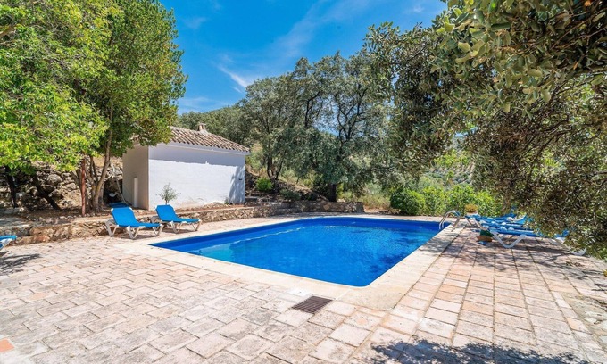 Priego de Cordoba House | Farmhouse in Andalusia near Tiñosa Peak