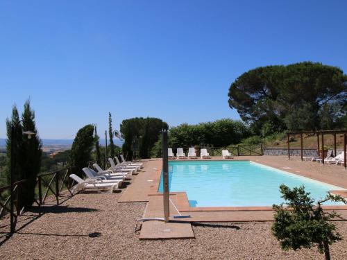 Montefiascone House | Discover Apartment Maria 3 with Pool & Kitchen Amenities