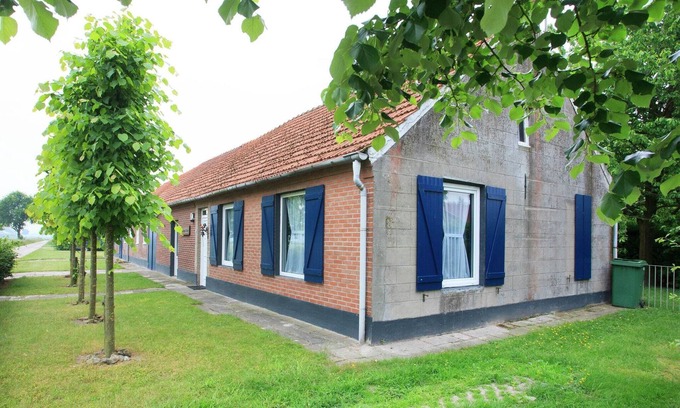 Nederweert-Eind House | Cozy Holiday Home in North Limburg with Enclosed Garden