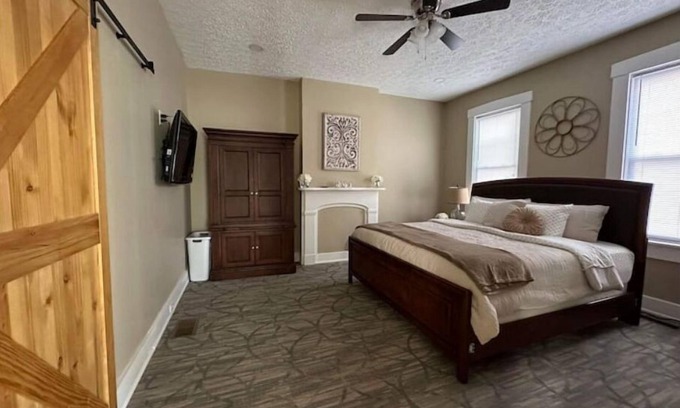 Dayton House | City Farmhouse: Family-Friendly Retreat with Kitchen Access