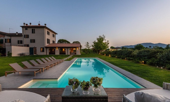 Orentano Villa | Farmhouse in Tuscany near Pisa with Pool