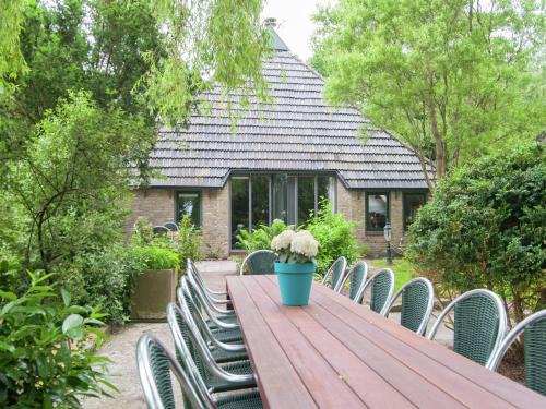 Waskemeer House | Cozy Farmhouse Retreat in Waskemeer, Pet & Child Friendly