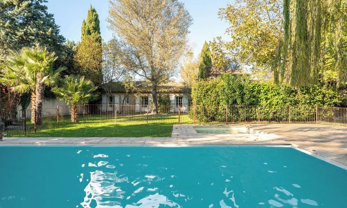 Velleron House | Farmhouse 'La Rivière' with Shared Pool, Private Terrace and Wi-Fi