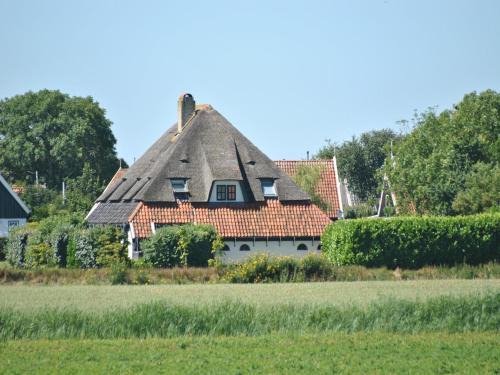Oosterend Apartment | Serene Holiday Home in Texel with Pet-Friendly Terrace