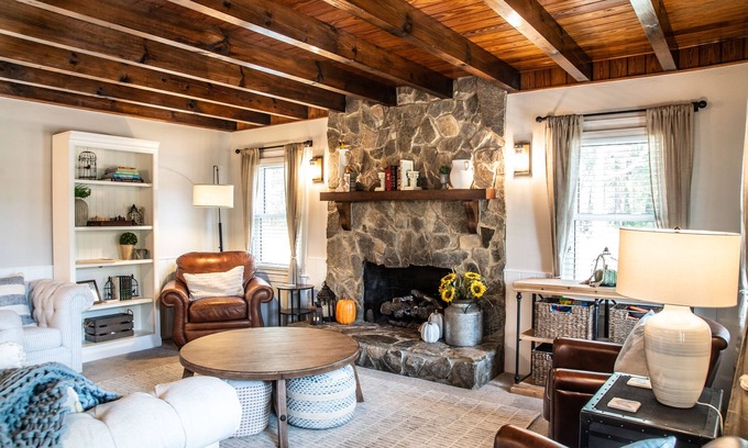 Cabarrus County Other | Idyllic Country Home Getaway Near Uptown - The Shiloh Homestead