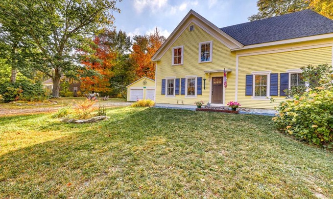 Penobscot House | Experience Farmhouse on the Cove with Private Beach Access