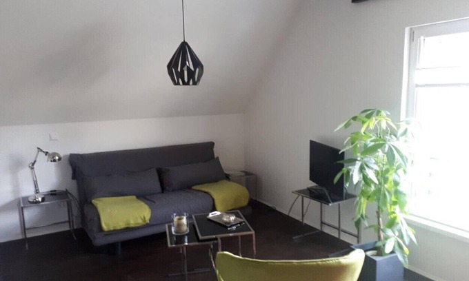 Waggershausen Apartment | Inviting Farmhouse Stable Apartment with Breakfast Included