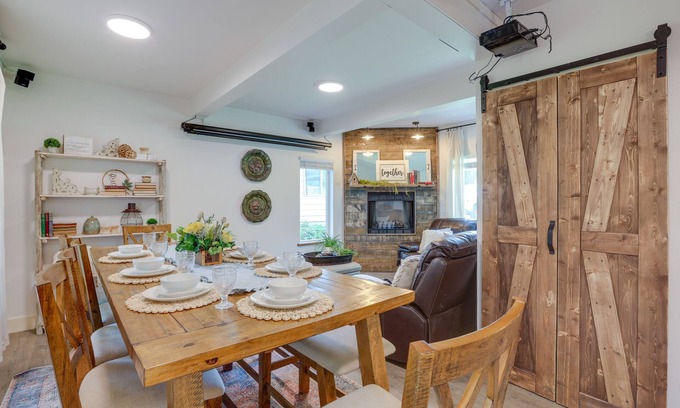 Birch Bay House | Relaxing Farmhouse with Private Hot Tub Near Birch Bay