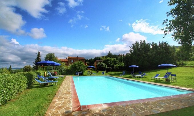 Castiglione d'Orcia House | Farmhouse With Pool, Views