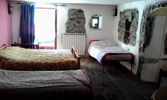 Fosdinovo House | Relax at Il Borgo Della Colomba - Mulino Apartment with Pool