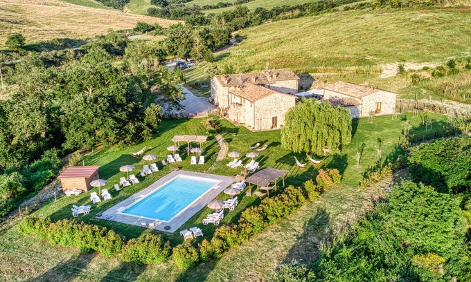 Radicofani Other | Ideal Farmhouse Retreat with Pool - Apartment Ginestra