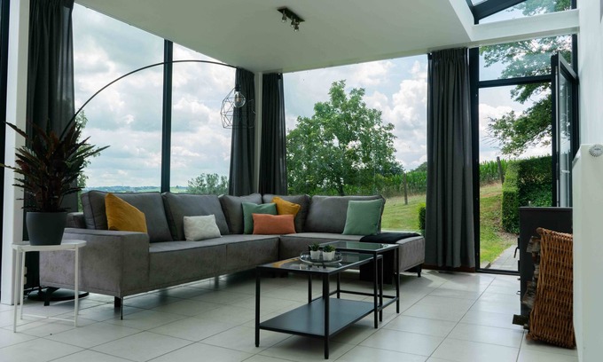 Dalhem House | Valleyzicht Retreat - Perfect for Groups with Pool & Dining