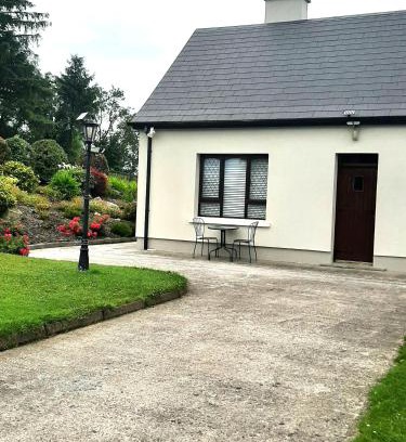 Gortletteragh Apartment | Discover Farnaught Farmhouse Apartment with Ocean Views