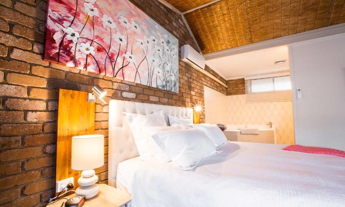 Morwell Hotel | Discover Farnham Court Motel with Family-Friendly Amenities