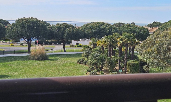 Vaux-sur-Mer Apartment | Idyllic FARNIENTE A PONTAILLAC: Oceanfront Oasis Awaits