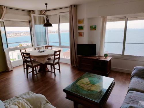 Cabo de Palos Apartment | Welcoming Faro Cabo de Palos: Child-Friendly 4-Star Stay